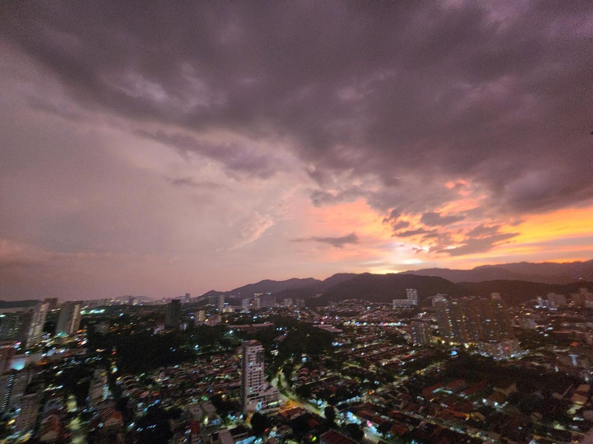Urban Suites - Penang Jelutong Εξωτερικό φωτογραφία